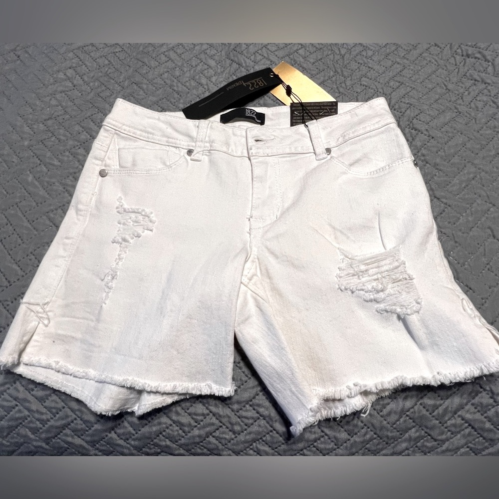 1822 Denim Shorts, Size 27, NWT